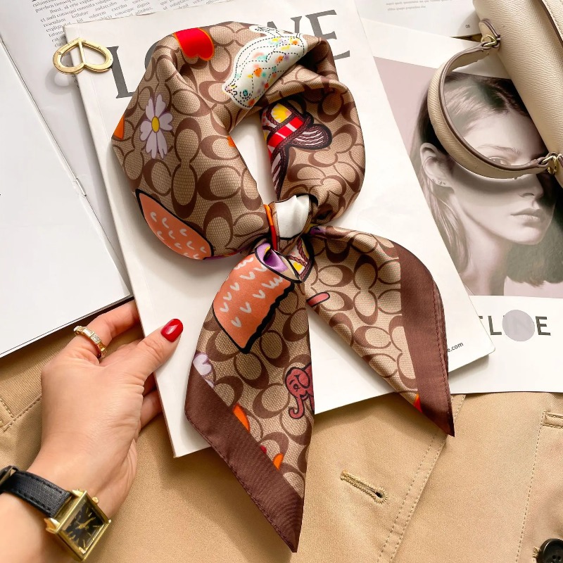 Foulard Quadrato di Lusso in S - Discount Luxury Bags recensione e prezzo